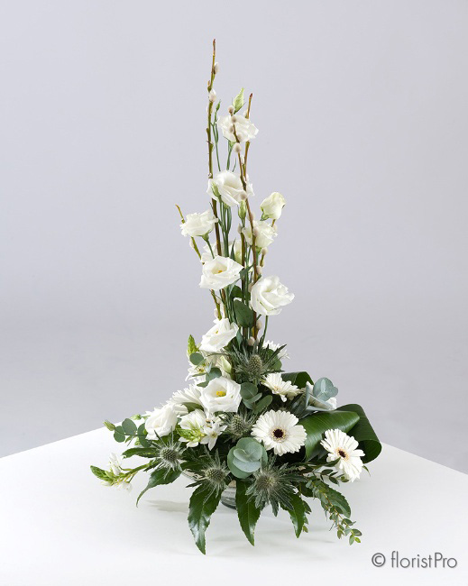 WHITE SWIRL TABLE DECORATION